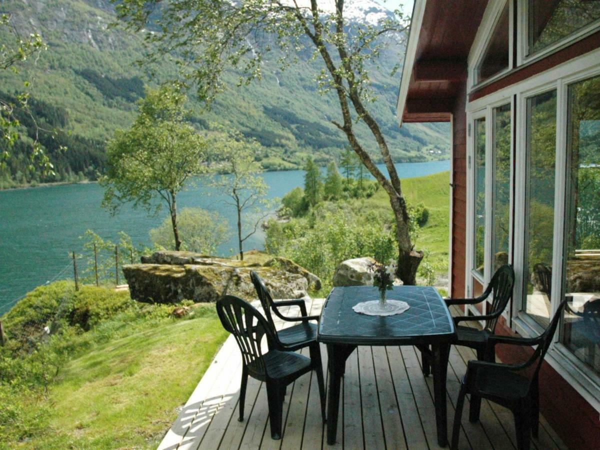 Two-bedroom In 3 *